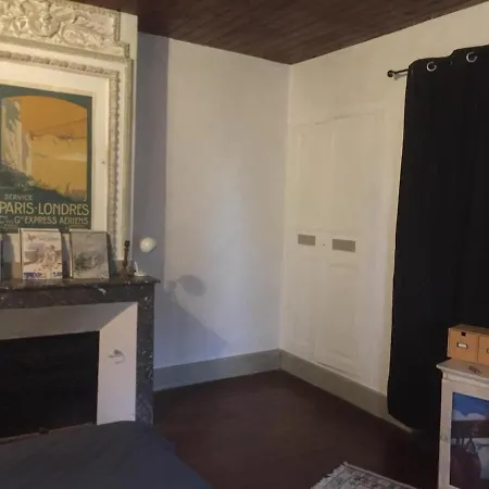 Beautiful House With Character In Village With Garden Casa de Férias