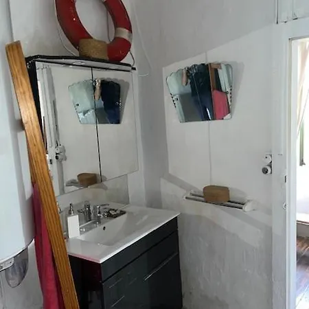 Casa de Férias Beautiful House With Character In Village With Garden La Sauvetat (Gers)