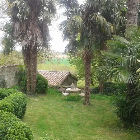 Beautiful House With Character In Village With Garden Casa de Férias La Sauvetat (Gers)