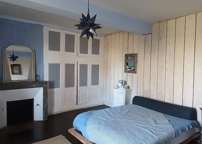 Holiday home Beautiful House With Character In Village With Garden *